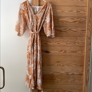 Adorable H&M palm print midi dress or kimono